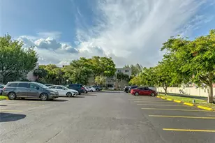 8405 NW 8th St, Miami, FL 33126 - Photo 25