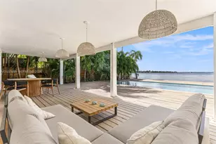 8220 Hawthorne Ave, Miami Beach, FL 33141 - Photo 27