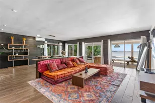 8220 Hawthorne Ave, Miami Beach, FL 33141 - Photo 5