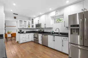 8220 Hawthorne Ave, Miami Beach, FL 33141 - Photo 13