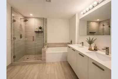 1300 Brickell Bay Dr #1904, Miami, FL 33131 - Photo 17