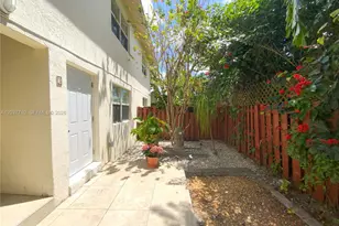 530 NE 15th Ct, Fort Lauderdale, FL 33304 - Photo 11