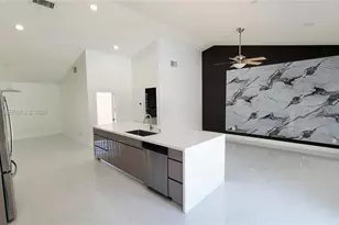 1421 SW 104th Ave, Pembroke Pines, FL 33025 - Photo 9