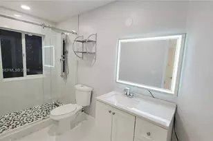 1421 SW 104th Ave, Pembroke Pines, FL 33025 - Photo 19