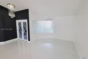 1421 SW 104th Ave, Pembroke Pines, FL 33025 - Photo 5