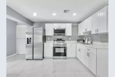 157 NE 6th Ct #n/a, Deerfield Beach, FL 33441 - Photo 1