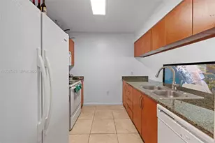 1200 Brickell Bay Dr, Miami, FL 33131 - Photo 9