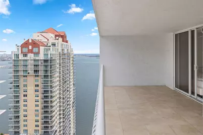 1200 Brickell Bay Dr #3714, Miami, FL 33131 - Photo 3