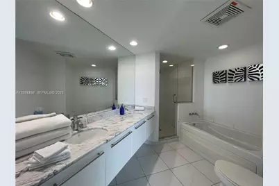 500 Brickell Ave #2102, Miami, FL 33131 - Photo 5