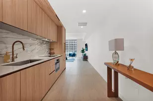77 SE 5th St, Miami, FL 33131 - Photo 13