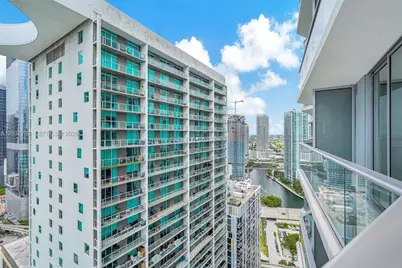 77 SE 5th St #3714, Miami, FL 33131 - Photo 11