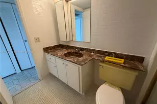 2801 NE 183rd St, Aventura, FL 33160 - Photo 25