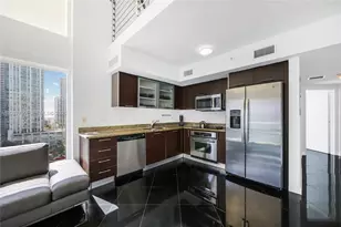 41 SE 5th St, Miami, FL 33131 - Photo 11