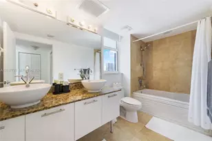41 SE 5th St, Miami, FL 33131 - Photo 25
