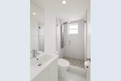 4240 SW 14th St, Miami, FL 33134 - Photo 9