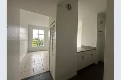 7420 W 20th Ave #452, Hialeah, FL 33016 - Photo 5