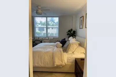 1050 SE 15th St #202, Fort Lauderdale, FL 33316 - Photo 9