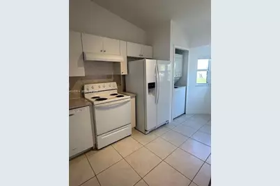 1271 SE 28th Ct #203, Homestead, FL 33035 - Photo 3