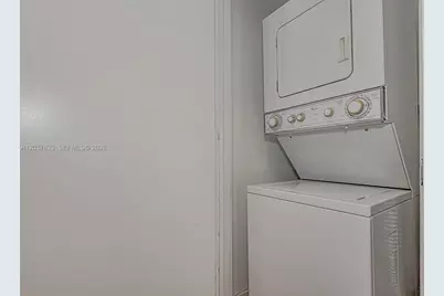 1050 Brickell Ave #2822, Miami, FL 33131 - Photo 29