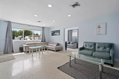 644 SW 7th Ct #0, Hallandale Beach, FL 33009 - Photo 9