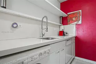 1500 Bay Rd, Miami Beach, FL 33139 - Photo 9