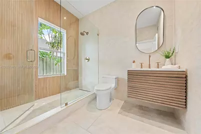 178 NE 45th St #house, Miami, FL 33137 - Photo 15