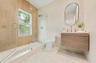 178 NE 45th St, Miami, FL 33137 - Photo 15