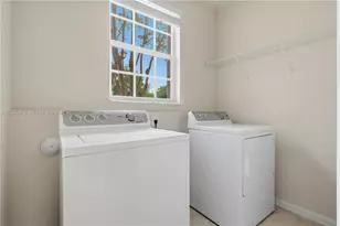 277 Las Brisas Cir, Sunrise, FL 33326 - Photo 13
