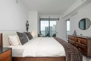 121 NE 34th St, Miami, FL 33137 - Photo 13