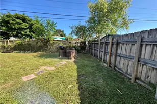 950 NE 160th St, North Miami Beach, FL 33162 - Photo 15