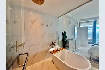 700 NE 24th St #1002, Miami, FL 33137 - Photo 11