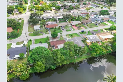 7560 Granada Blvd, Miramar, FL 33023 - Photo 19