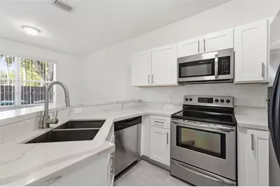 12594 SW 122nd St, Miami, FL 33186 - Photo 5
