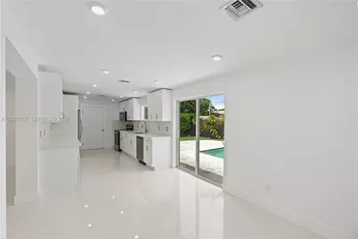 10501 SW 53rd St, Miami, FL 33165 - Photo 11