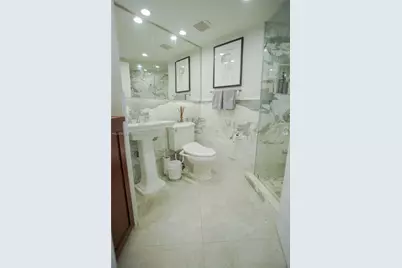 5880 Collins Ave #302, Miami Beach, FL 33140 - Photo 15