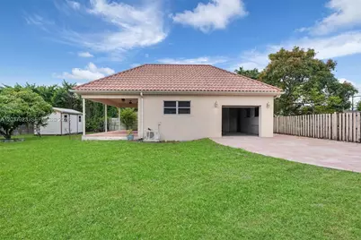 241 Hammond Dr, Miami Springs, FL 33166 - Photo 5
