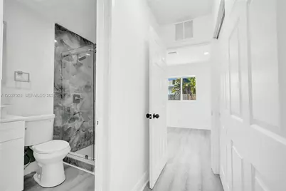 2343 NW 28th St, Oakland Park, FL 33311 - Photo 23