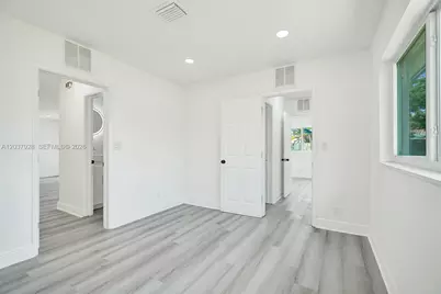 2343 NW 28th St, Oakland Park, FL 33311 - Photo 21