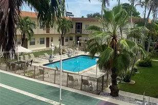 415 NE 2nd St, Hallandale Beach, FL 33009 - Photo 13