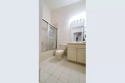 640 NW 79th Ave #202, Pembroke Pines, FL 33024 - Photo 7
