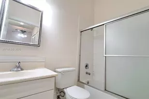 640 NW 79th Ave, Pembroke Pines, FL 33024 - Photo 11