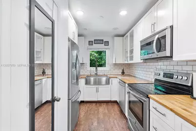 351 NE 117th St, Miami, FL 33161 - Photo 21