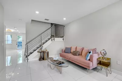 10365 NW 66th St, Doral, FL 33178 - Photo 5