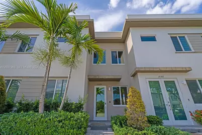 10365 NW 66th St, Doral, FL 33178 - Photo 3