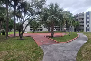 10000 NW 80th Ct, Hialeah Gardens, FL 33016 - Photo 21