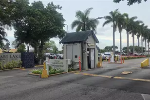 10000 NW 80th Ct, Hialeah Gardens, FL 33016 - Photo 25