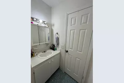 525 W 69th St #207, Hialeah, FL 33014 - Photo 7