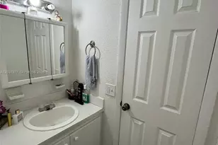 525 W 69th St, Hialeah, FL 33014 - Photo 7