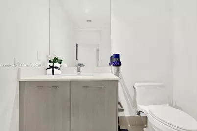 45 SW 9th St #1609, Miami, FL 33130 - Photo 15