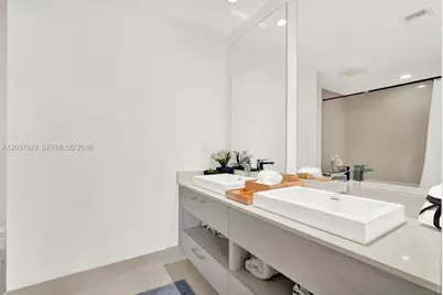 45 SW 9th St #1609, Miami, FL 33130 - Photo 19